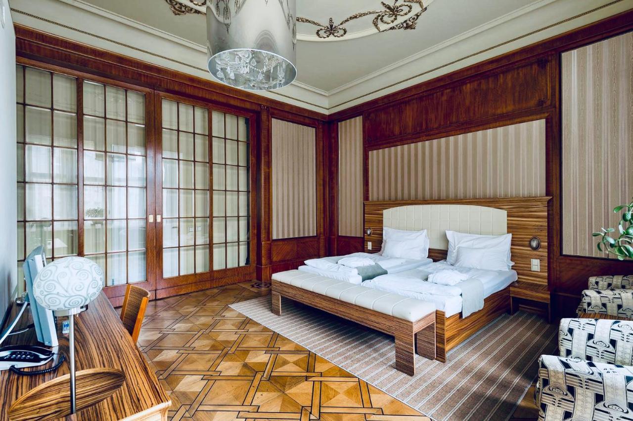 Hotel Okresni Dum Hradec Králové المظهر الخارجي الصورة